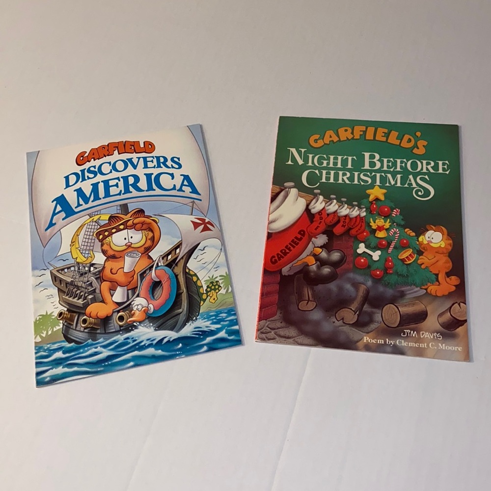 Two Garfield Books The Night Before Christmas and Garfield Discovers America
